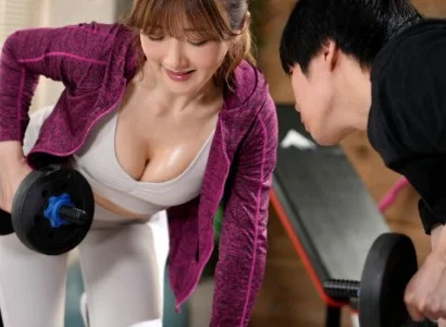 Chàng trai số hưởng và nữ PT gợi cảm thỏa mãn nhau
