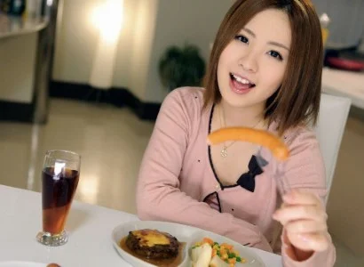 Anh ăn tối xong rồi nện em